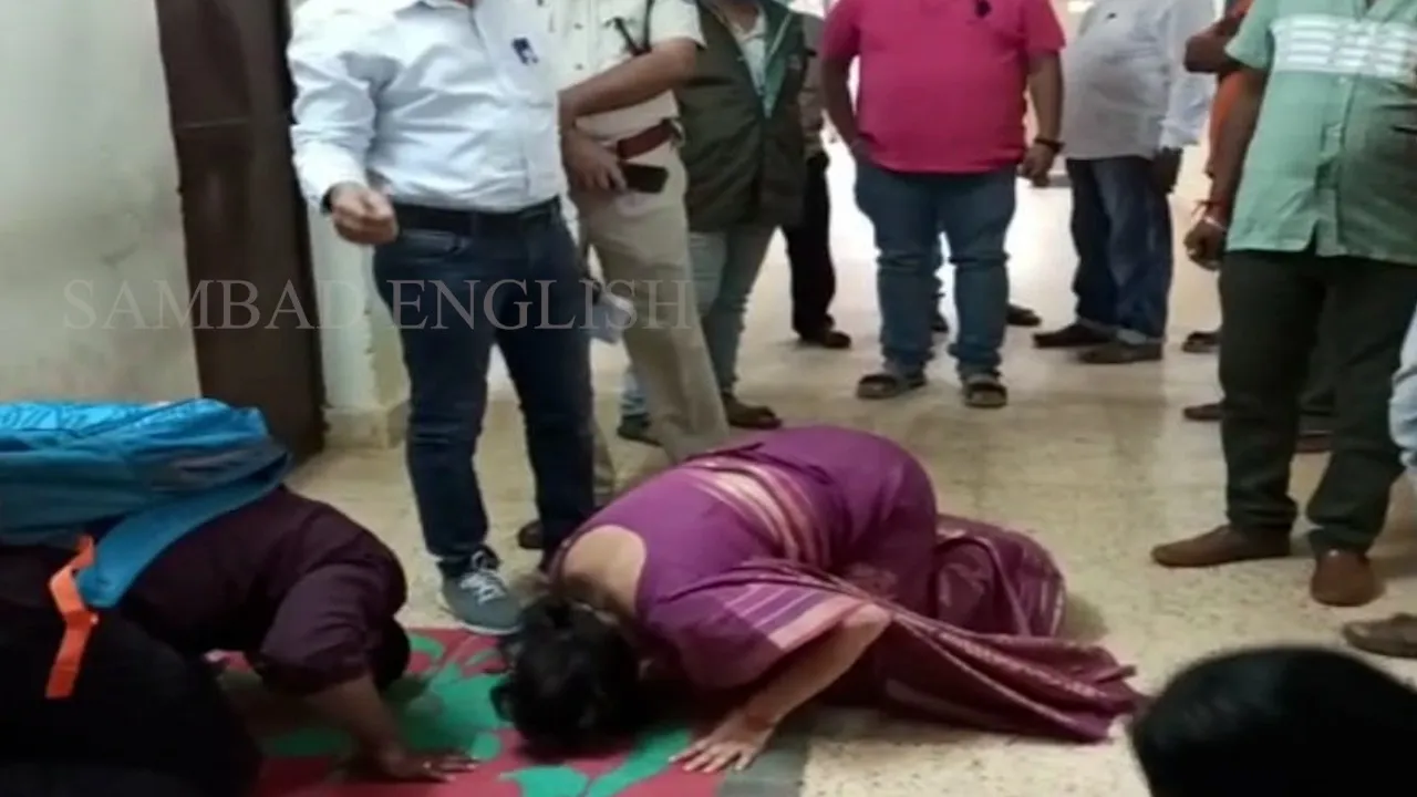  Woman CDMO in Odisha goes down on knees to pacify disgruntled Doctor