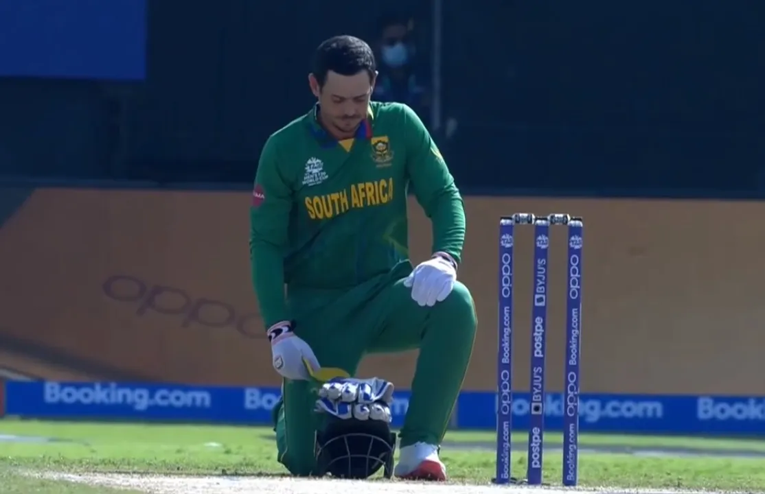  West Indies legend Holding left confused by de Kock's apology. 