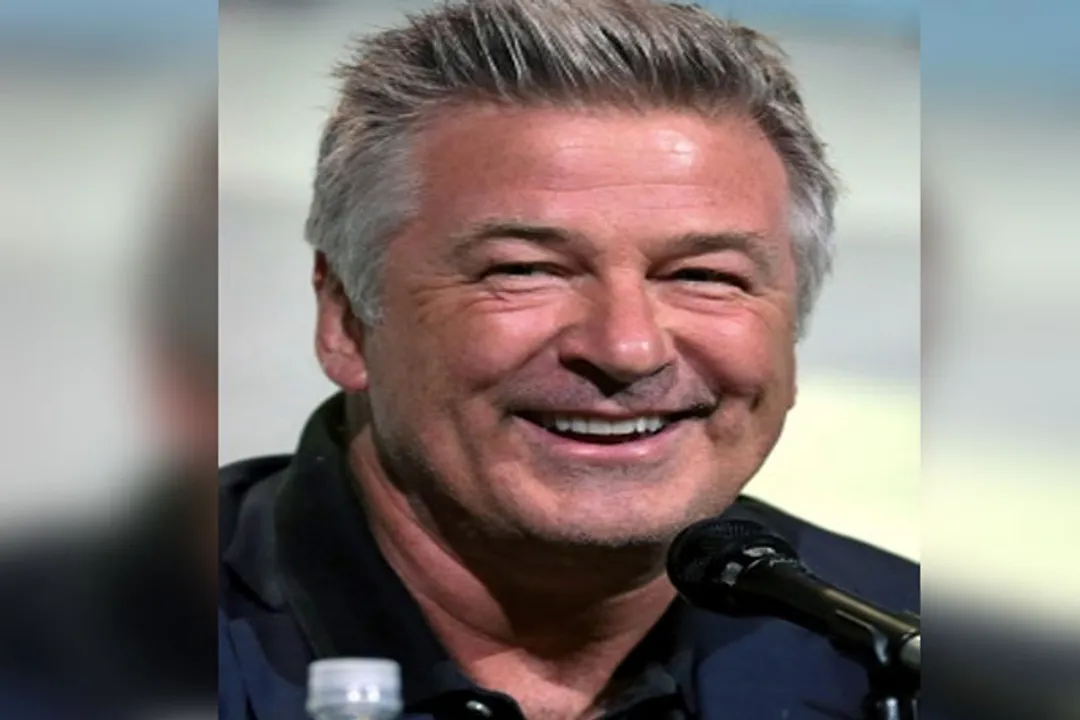  Veteran actor Alec Baldwin shoots cinematographer dead on movie set