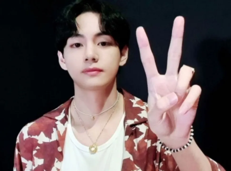  BTS' V to perform sitting on chair at 'Permission to Dance' gig despite leg injuries