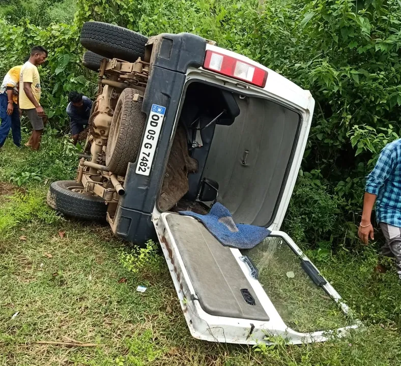  Pilot vehicle of Odisha Minister meets with accident; 6 cops injured