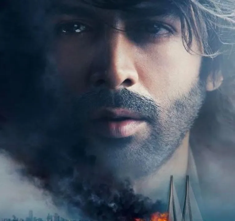  Kartik Aaryan teases fans with ‘Dhamaka’ poster