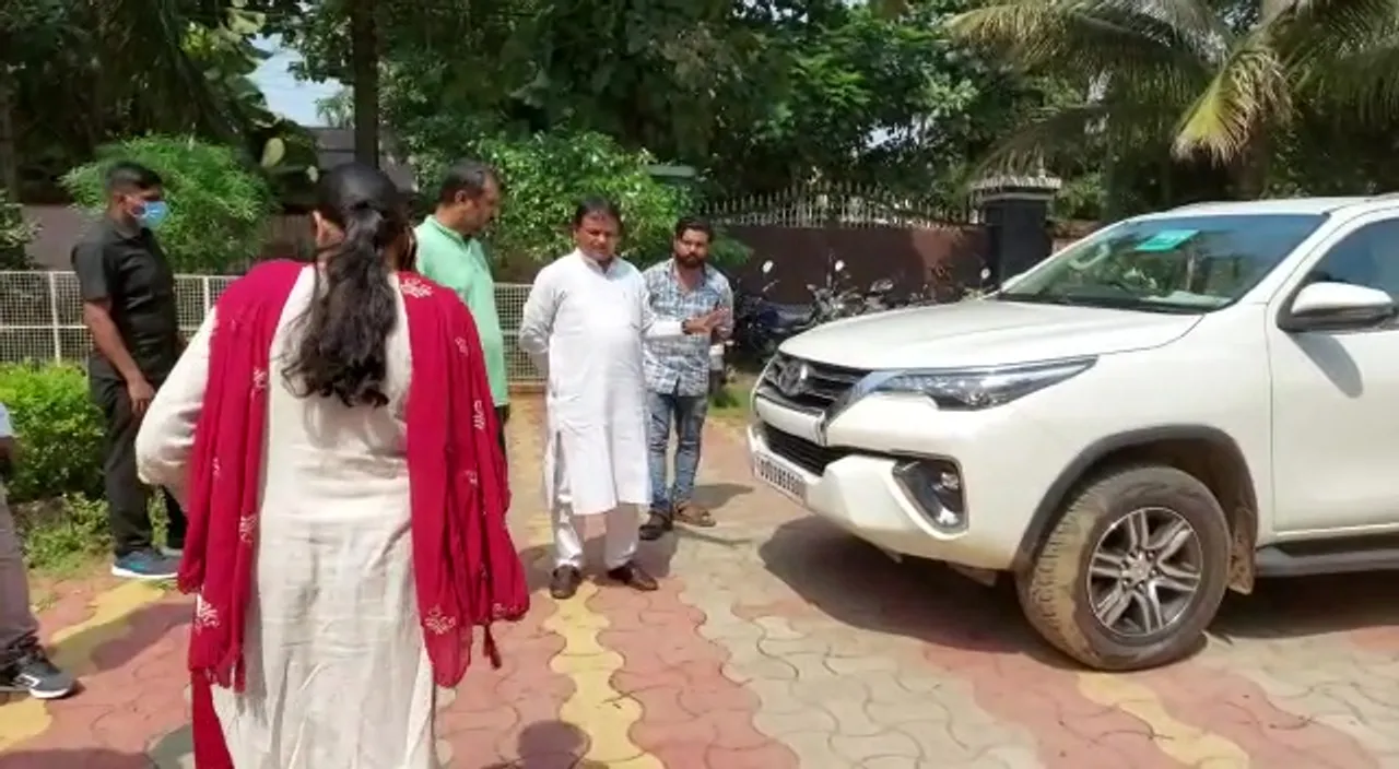  Bombs hurled at Odisha BJP MLA Mohan Majhi's vehicle