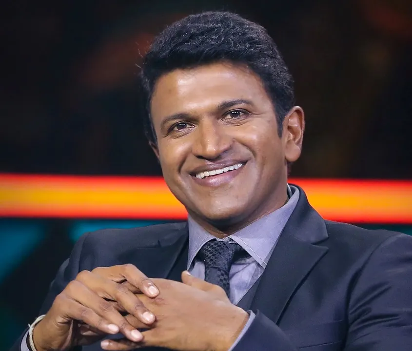  Mortal remains of Puneeth Rajkumar to be put to rest near his father Rajkumar's grave in Bengaluru
