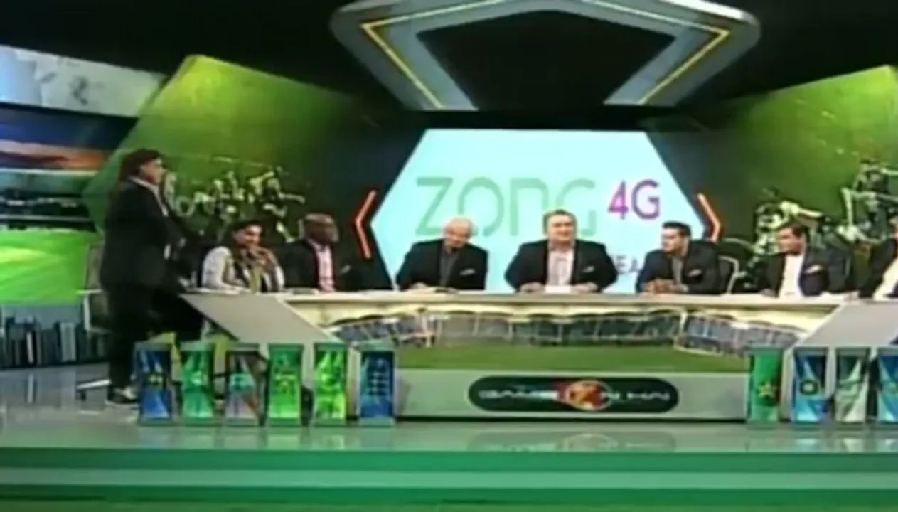  [Watch] Shoaib Akhtar walks out of live show on PTV after being interrupted by anchor