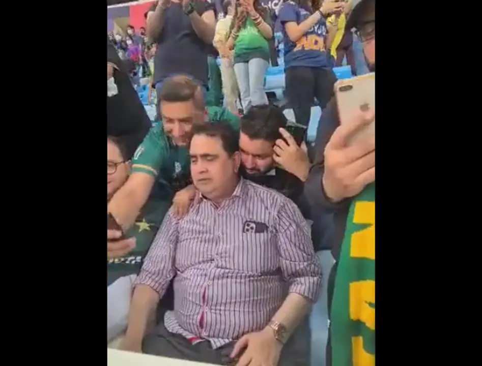  Watch: Babar Azam's father breaks down after Pakistan's victory over India