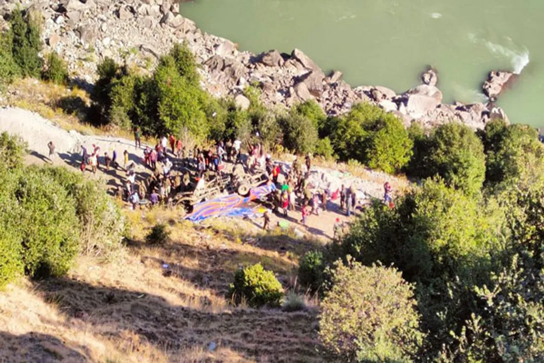  Bus falls into gorge in Jammu & Kashmir's Doda; 10 killed, 16 injured