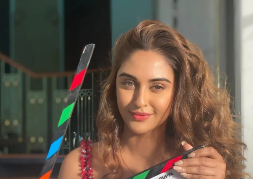  Actress Krystle D'Souza joins 'explosive' star cast of 'Visfot'