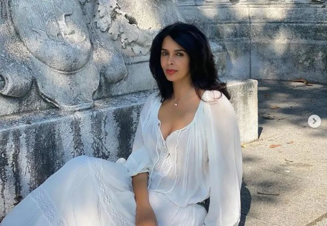 ‘Fit and fabulous’ Mallika Sherawat makes fans skip a heartbeat; see pics