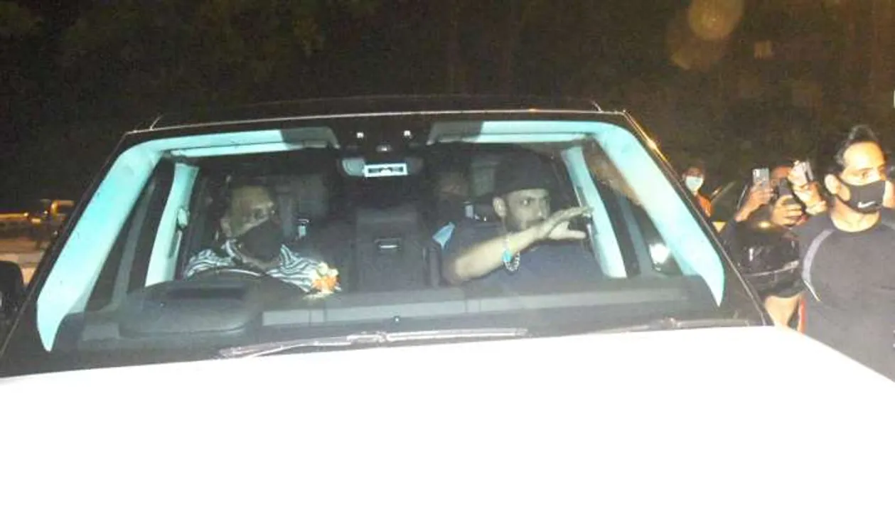  Watch: Salman Khan arrives at Shah Rukh Khan’s home after Aryan Khan’s arrest in drugs case