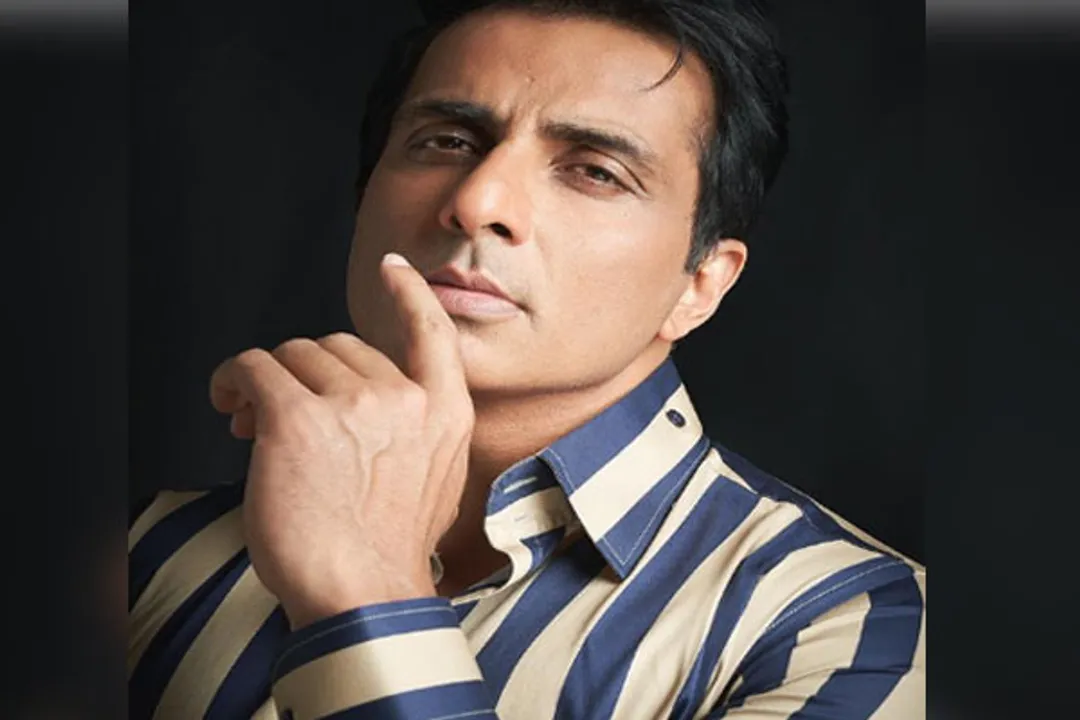  Sonu Sood to host NatGeo's series 'It Happens Only in India' 