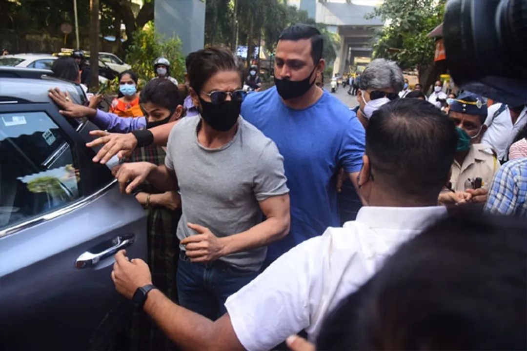  Juhi Chawla stands bail surety for Shah Rukh's son Aryan Khan 