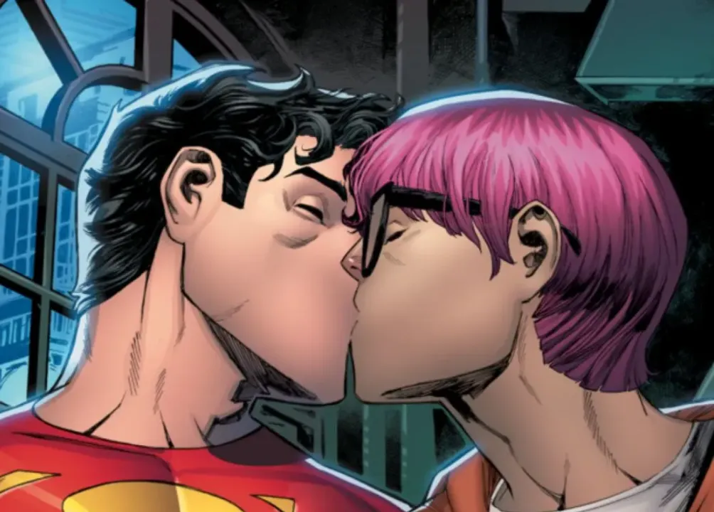  Superman colourist resigns from DC Comics after superhero's bisexual outing