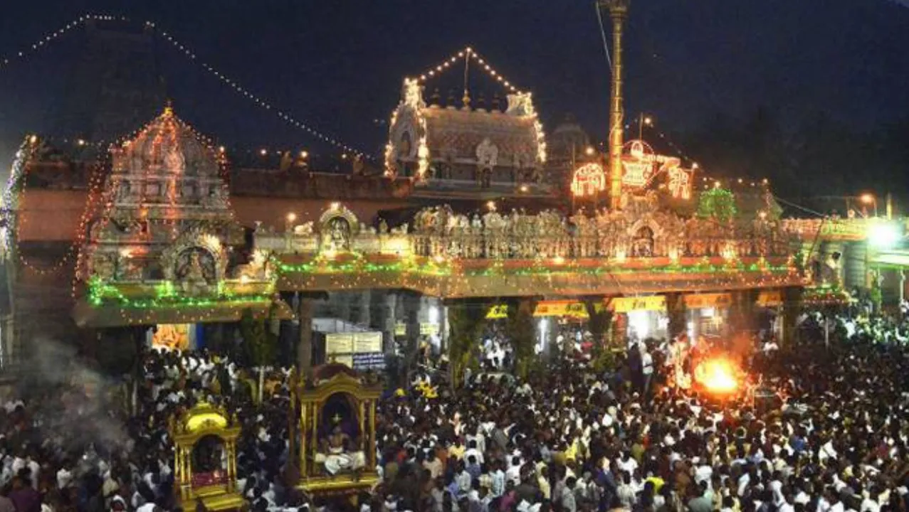  Karthigai Deepam 2021 Date, Nakshathram, Rituals, Significance