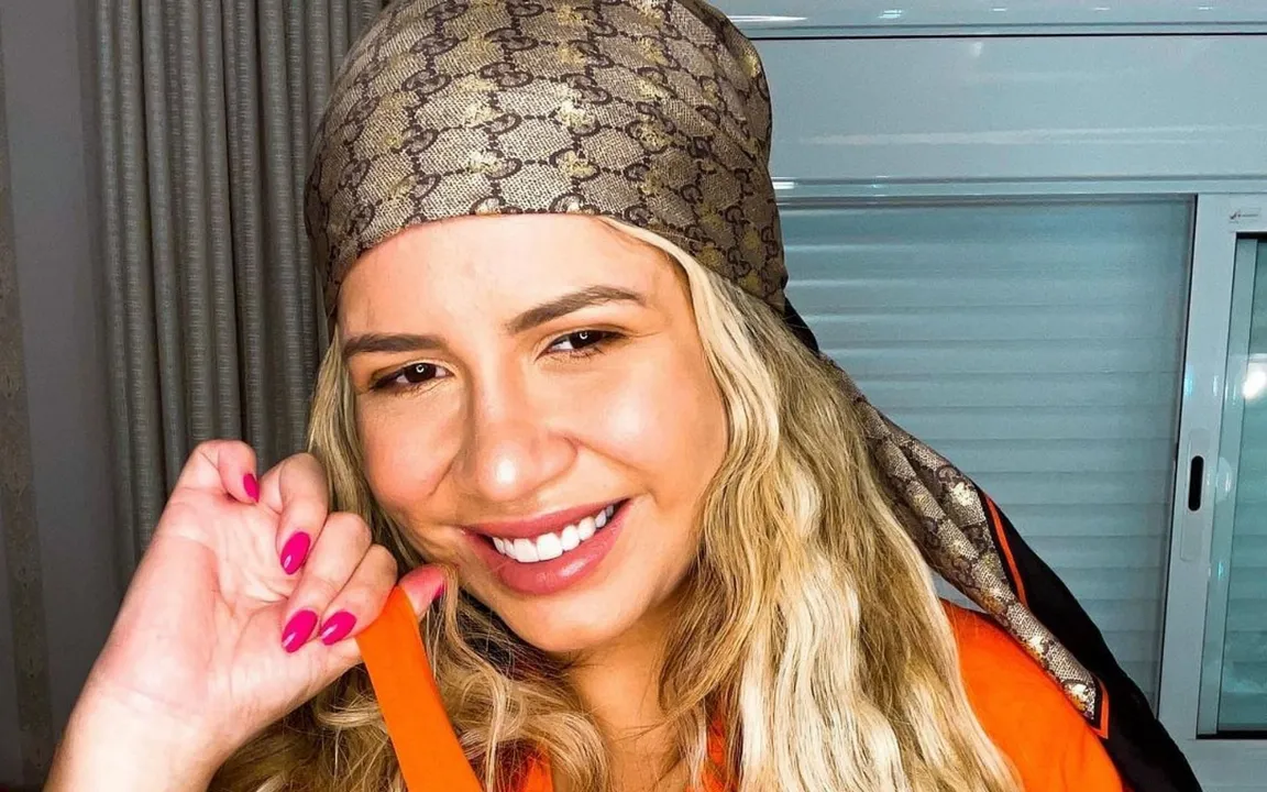  Popular Brazilian music star Marilia Mendonca dies in plane crash