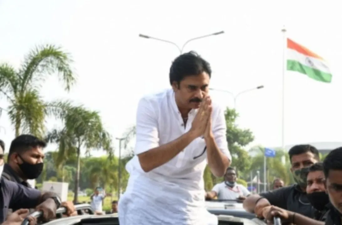  Pawan Kalyan gets angry over 'Powerstar' slogans by fans during speech