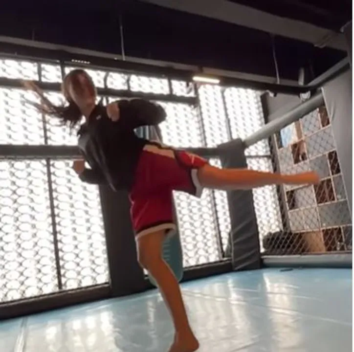  Disha Patani finally does 720 kick; Tiger Shroff reacts [watch]