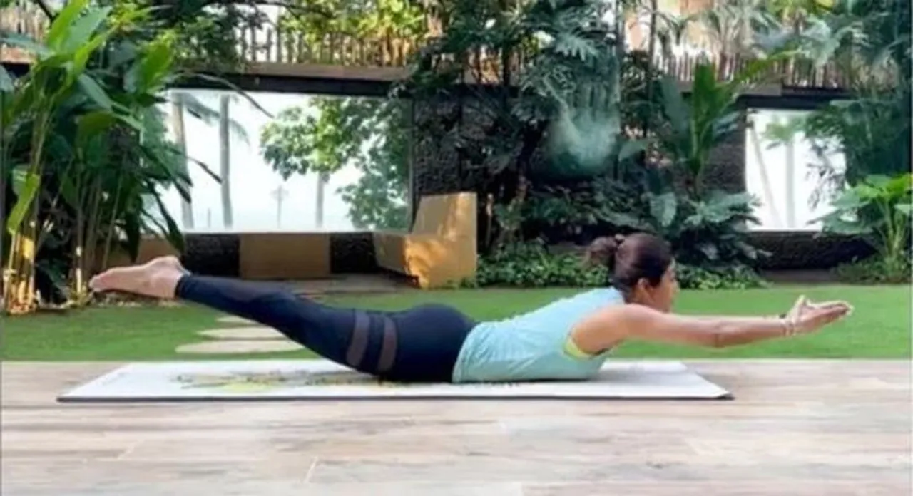  Shilpa Shetty starts November with these yoga positions [Watch]