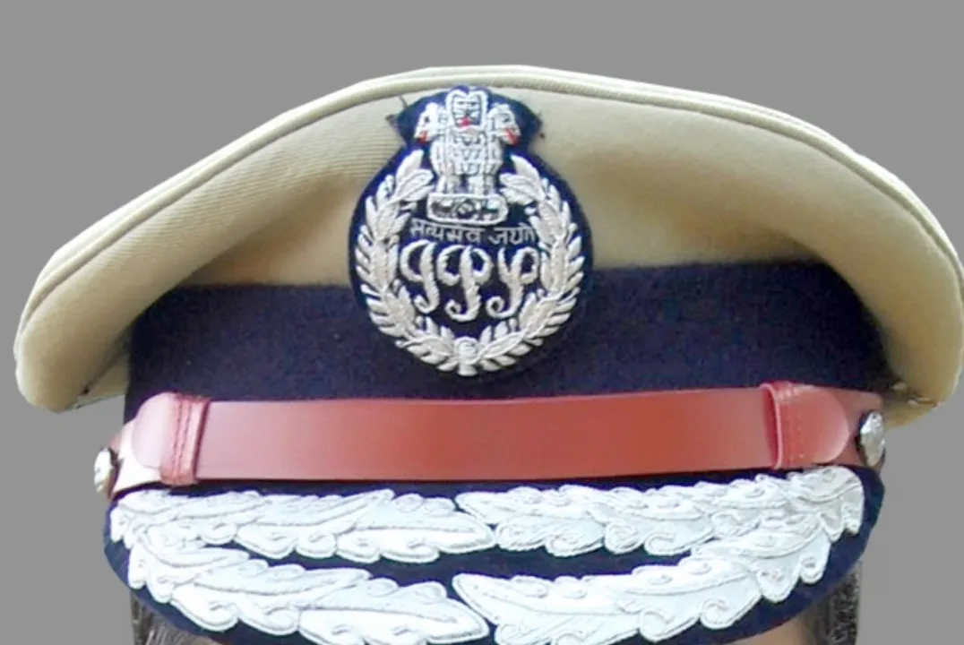  Tamil Nadu police officer receives kiss from woman at park, gets suspended as visuals emerge