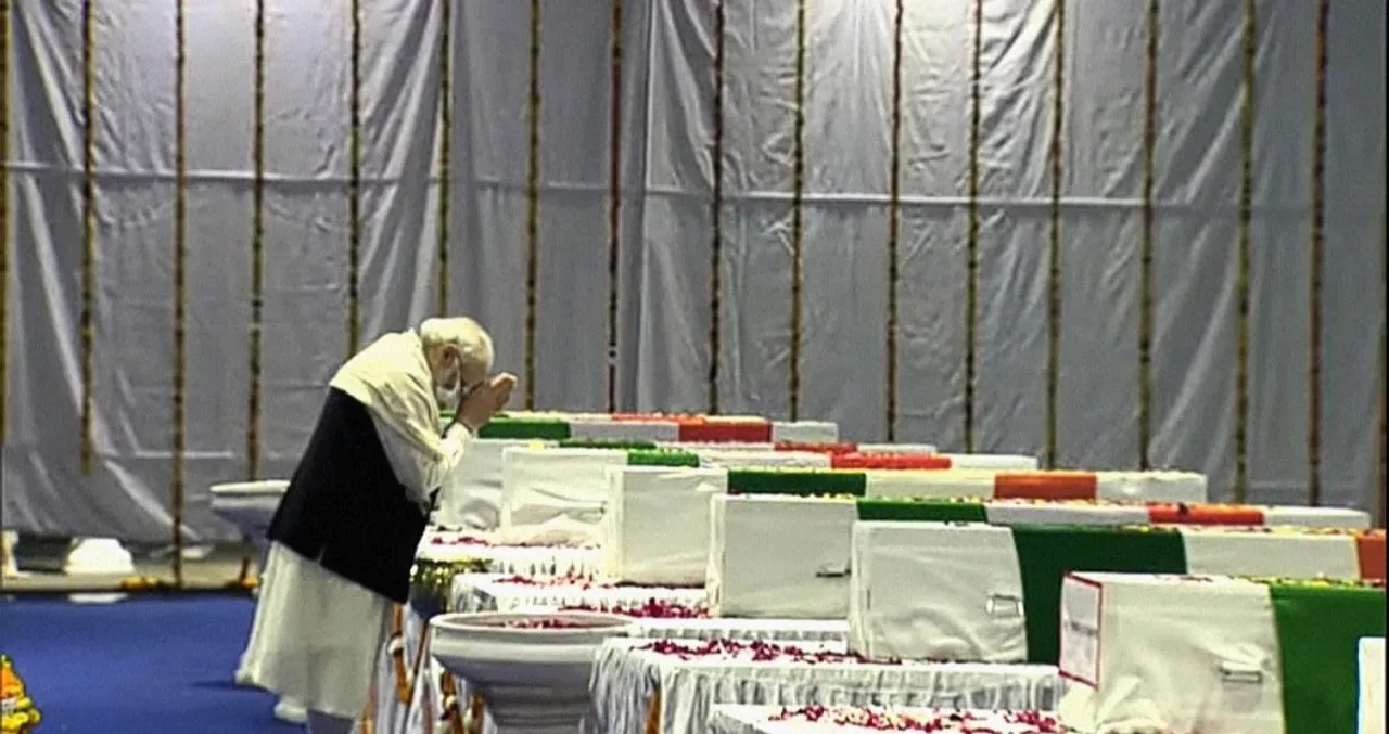  PM Modi pays tribute to military chopper crash victims