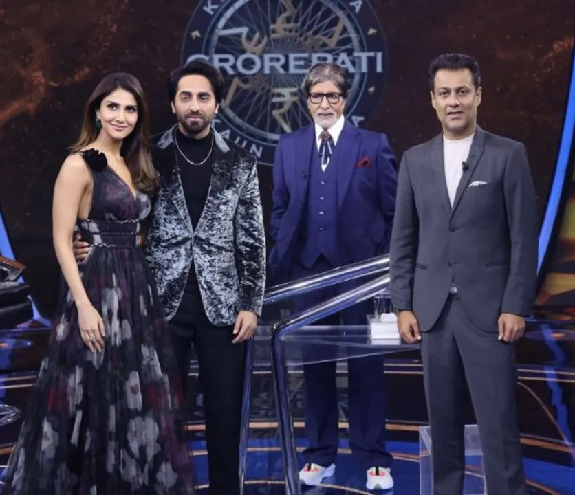  Watch: Amitabh Bachchan requests Ayushmann Khurrana to sing Kishore Kumar song on 'KBC 13'