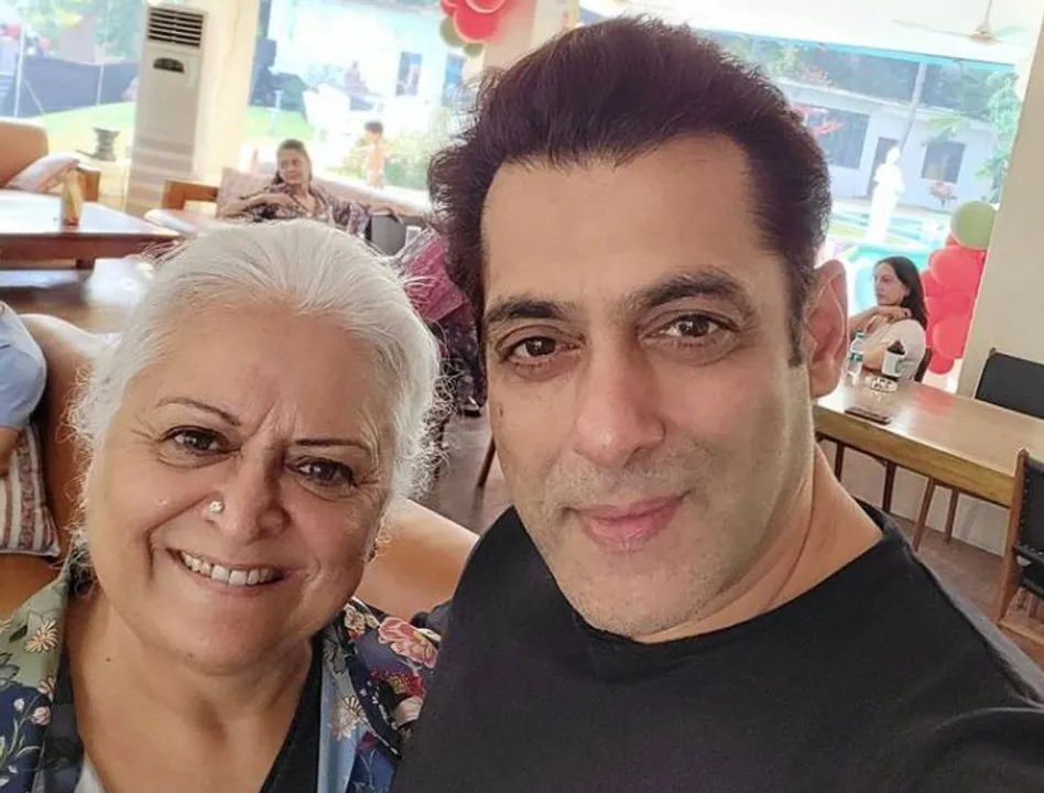  Actress and former minister Bina Kak poses alongside Salman Khan, picture goes viral