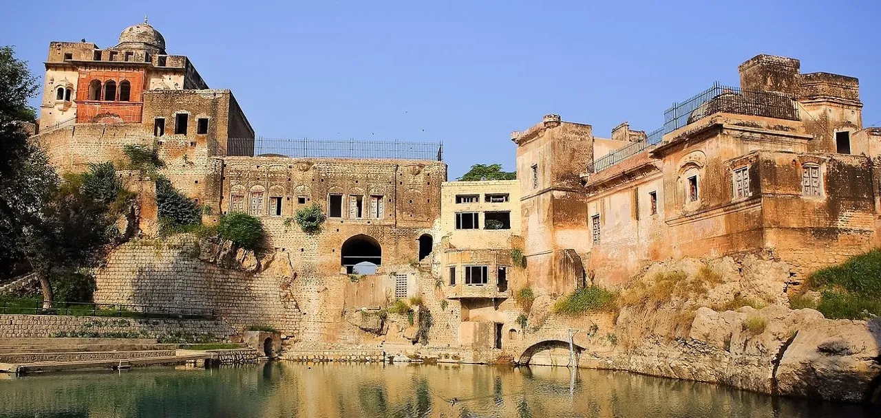  Katas Raj Temples.(Photo:wikipedia) 