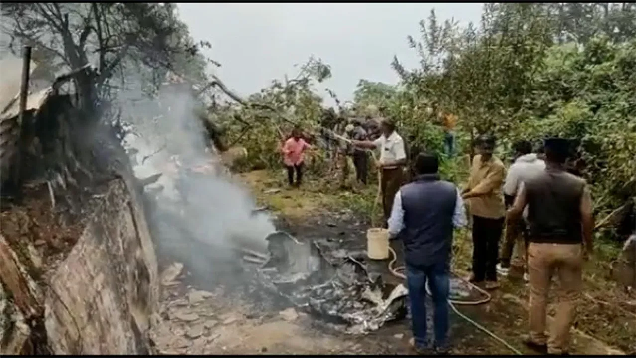  4 senior military officials feared dead as chopper carrying CDS Rawat and 13 others crashes in Coonoor