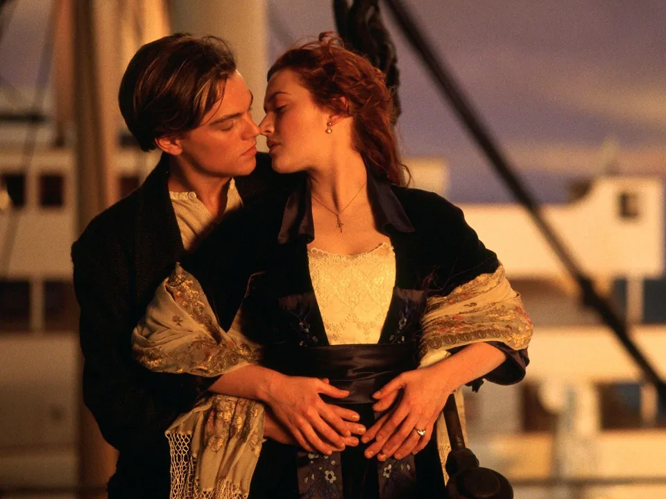  Actress Kate Winslet 'couldn't stop crying' during reunion with 'Titanic' costar Leonardo DiCaprio