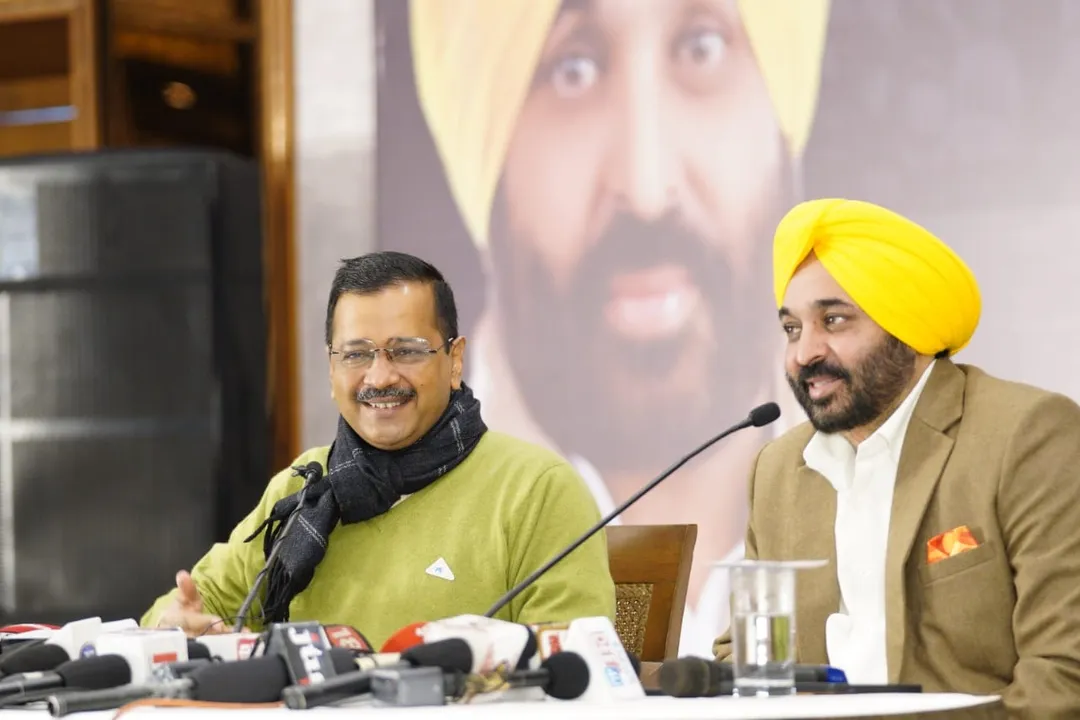  Will install photos of Ambedkar, Bhagat Singh in offices: Kejriwal 