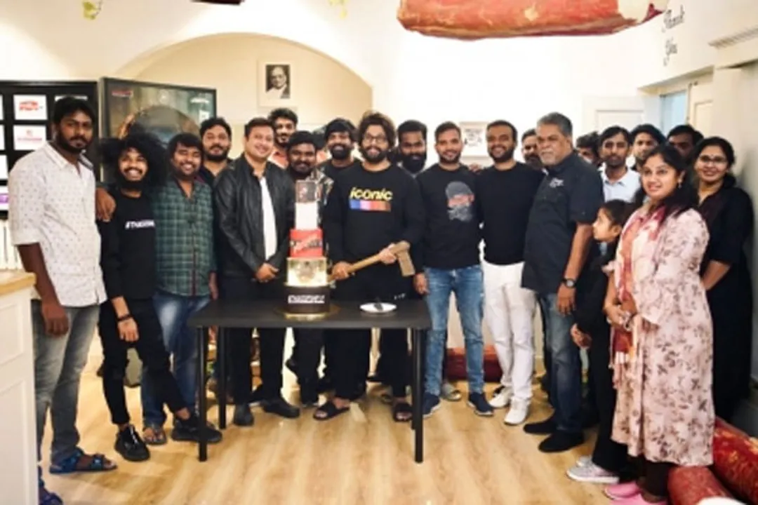  Allu Arjun's return from vacation celebrated with 'Pushpa-themed' party