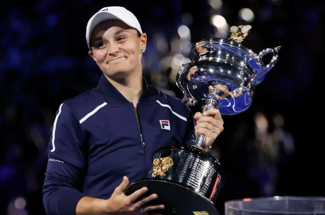  Ashleigh Barty beats Danielle Collins, ends 44-year wait for home Australian Open champion