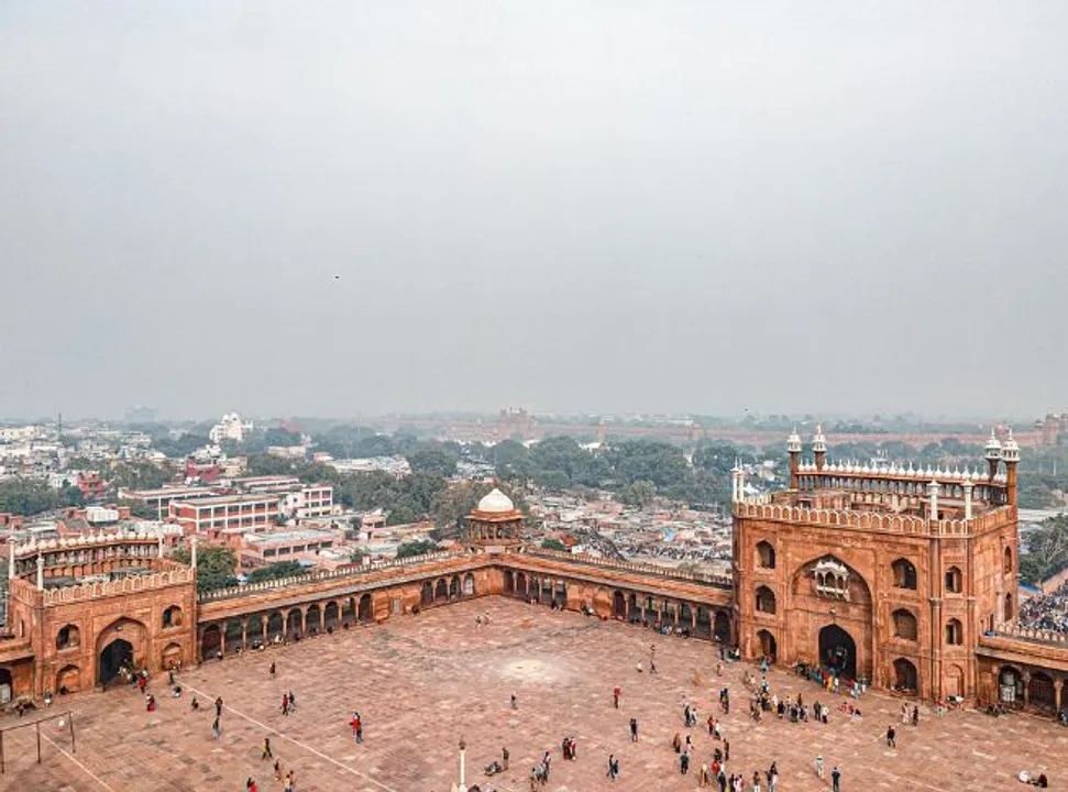  Weekend curfew imposed in Delhi; Buses, metro to run at full capacity
