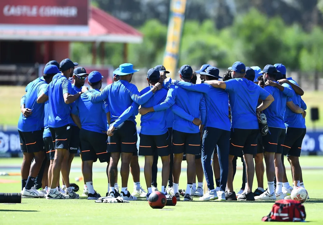  We saw that the Indian dressing room was divided into two groups: Danish Kaneria 