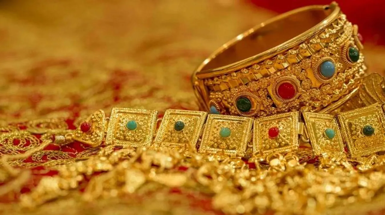  How to clean gold jewellery at home?