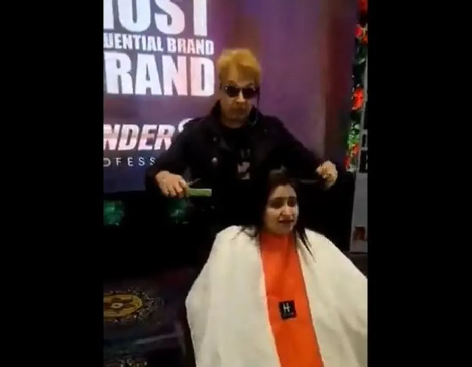  Watch: BJP member and celebrity hairstylist Jawed Habib spits on woman's head, FIR lodged
