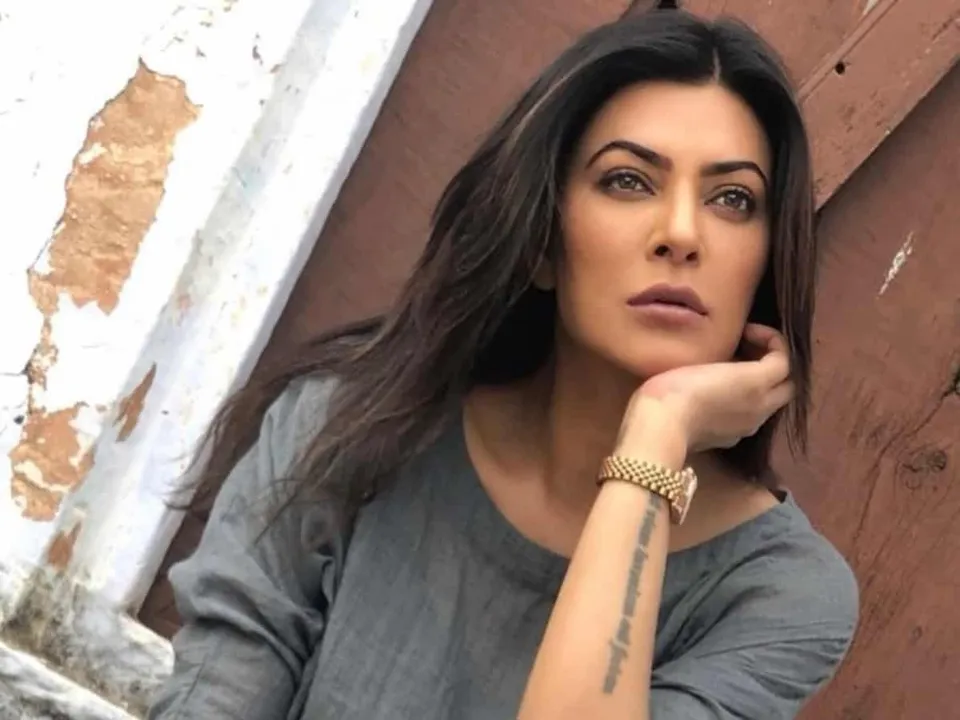  Actress Sushmita Sen wins International Association of Working Women Award for 'Aarya 2'