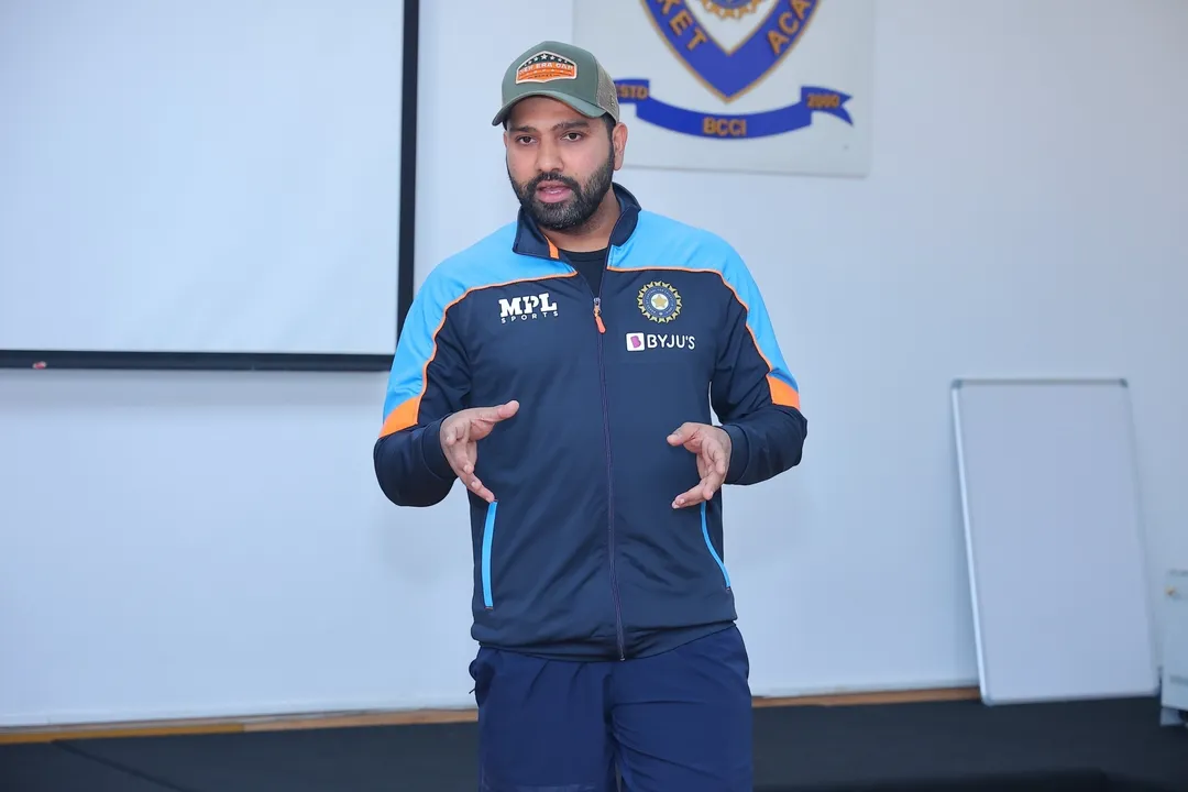  Rohit Sharma sends his best wishes for Indian team ahead of U19 World Cup final. 