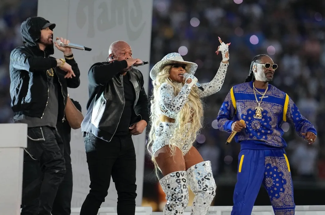  For Super Bowl halftime: Dr. Dre leads ensemble of headliners, Eminem takes a knee story 