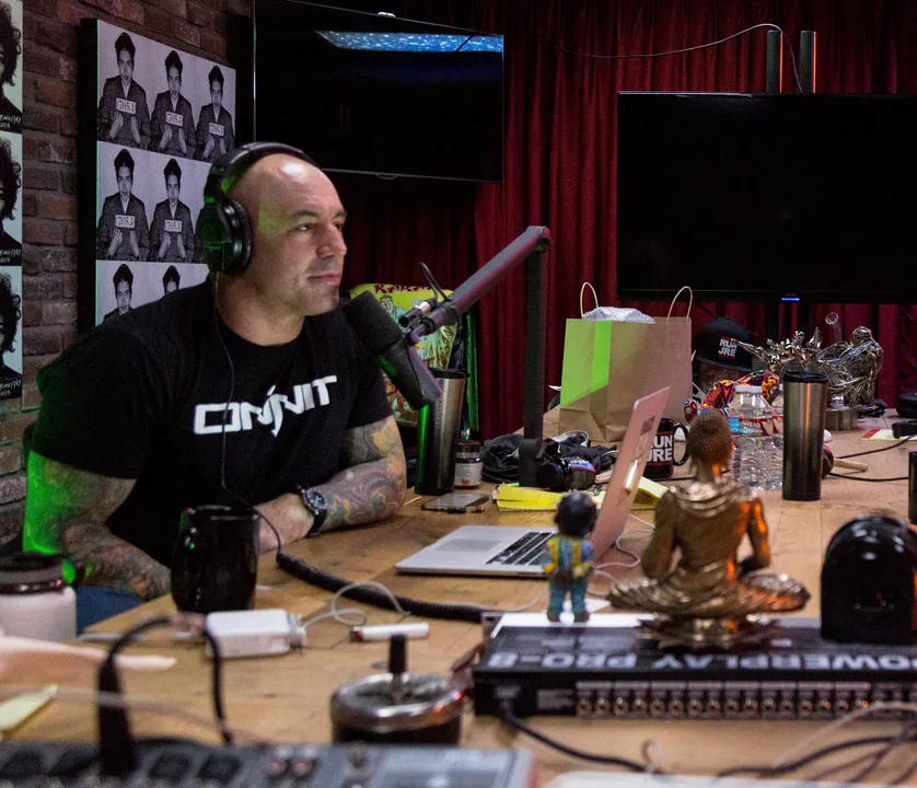  Spotify removes 70 episodes of 'Joe Rogan Experience'