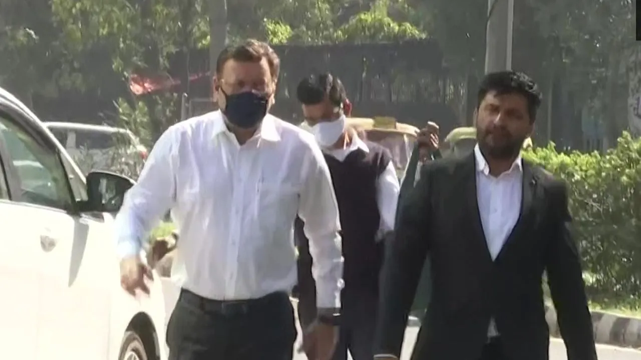  Rs 22,842 crore bank fraud: Ex-chairman of ABG Shipyard Rishi Aggarwal reaches CBI headquarters