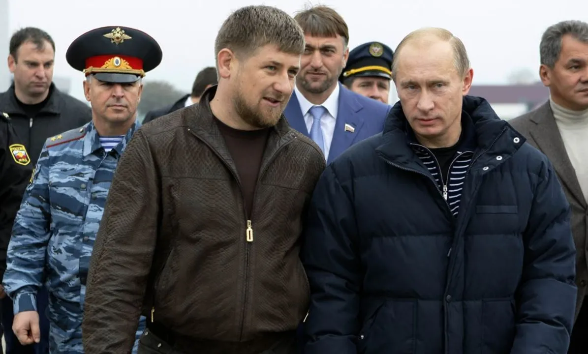  Chechnyan leader Ramzan Kadyrov advises Ukrainian President to 'call Vladimir Putin and apologise'