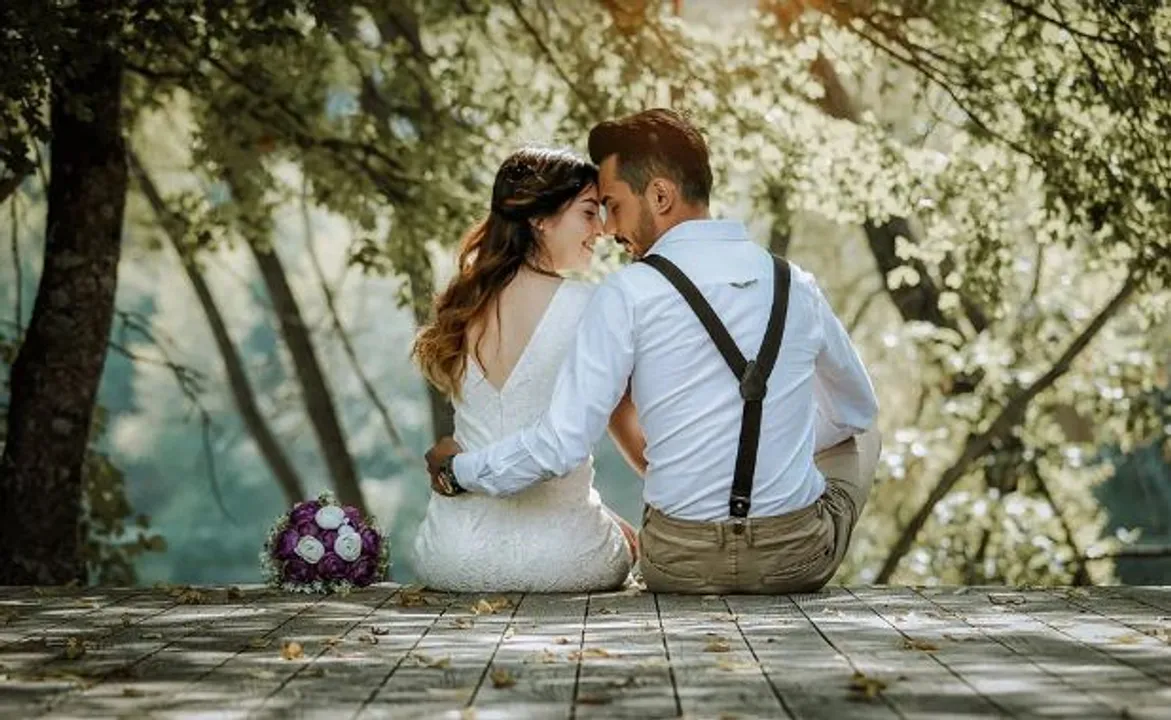 Happy Kiss Day Wishes, Quotes, Messages to greet your lover and celebrate