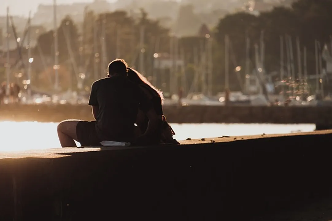  Happy Hug Day Wishes, Quotes and Messages to share with beloved