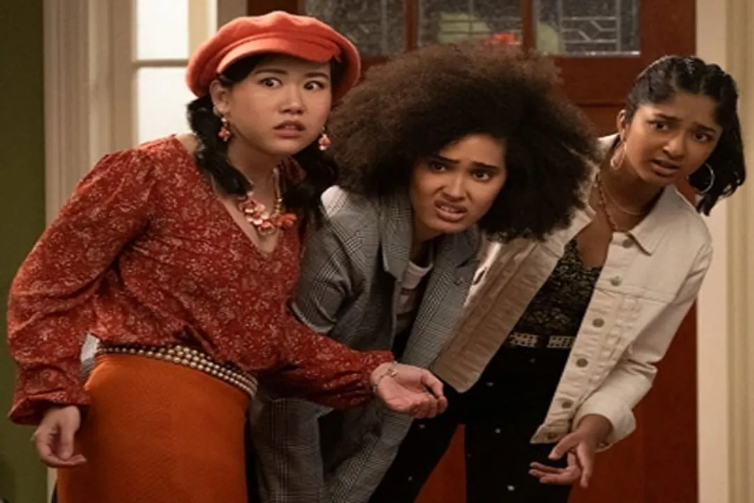  Mindy Kaling's comedy series 'Never Have I Ever' returning with Season 4