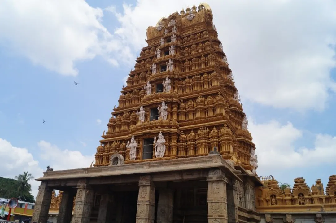 Impossible to implement ban on Muslim traders in temples: Karnataka minister