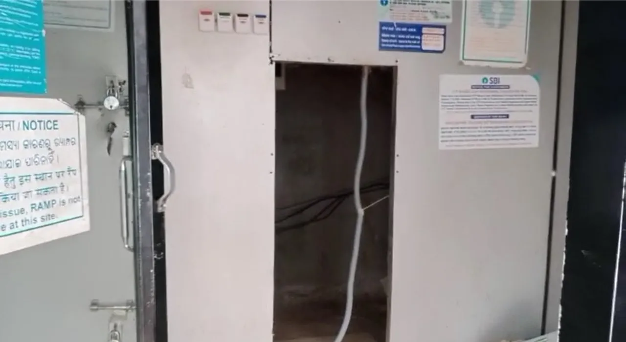  Caught on CCTV: Miscreants uproot SBI ATM in Odisha capital; decamp with lakhs