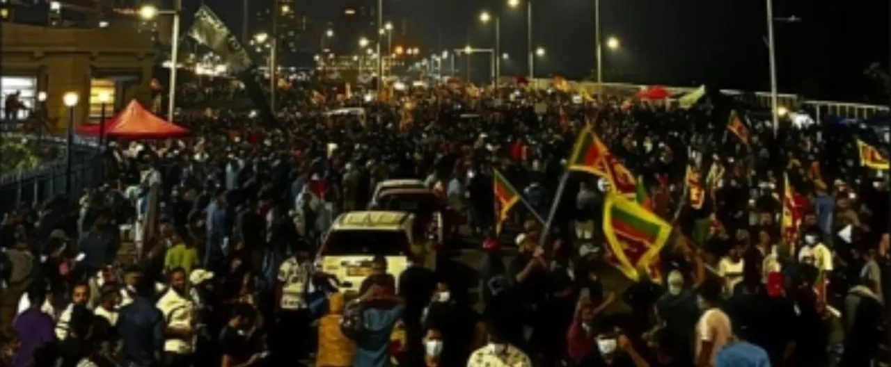  Sri Lanka: One dead, 12 injured as police fire at anti-fuel price hike protesters