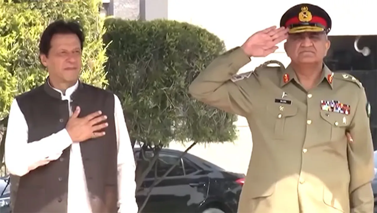  Pakistan Prime Minister Imran Khan tried to sack army chief General Bajwa, claims dissident