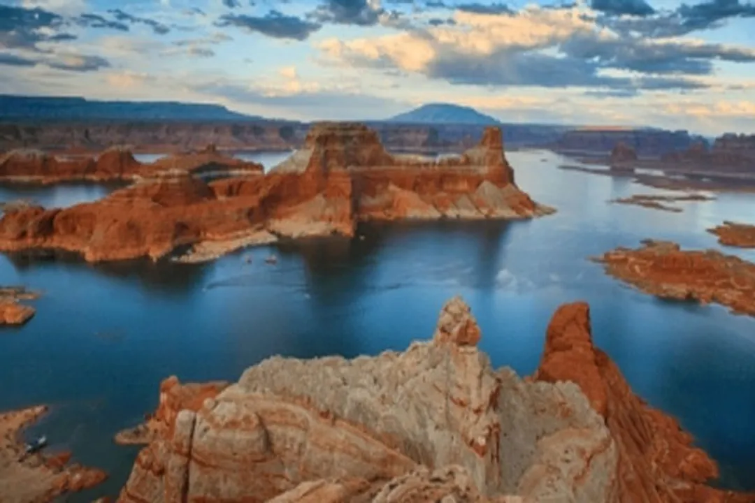  Megadrought leads to record low water levels in largest US reservoir